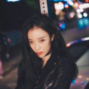 有魅力的女生头像吸引人 比较吸引人的女生头像