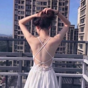 qq头像女生性感露背，露背图片女生背影头像