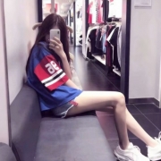 闺蜜头像手机挡脸，超好