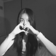 微信头像女黑白图片，怦然心动黑白女生头像 