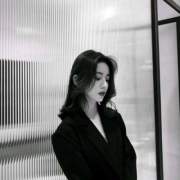 高冷气质女黑白头像，霸气超拽黑白女生头像