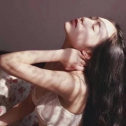 意境伤感女生头像，唯美又有点伤感的女生好看头像