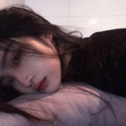 抑郁丧图真人女头，很丧的图片真人女