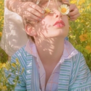 捂眼超有意境的闺蜜图片