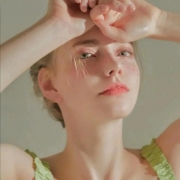 高级感图片头像女生，欧