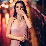 女生头像喝酒丧系颓废图片，女生伤感颓废喝酒头像
