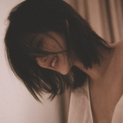 复古ins风高级感头像，ins超火女生头像