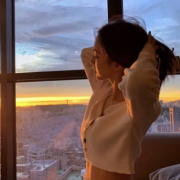 ins风女生头像霸气真人，ins风女生头像真人