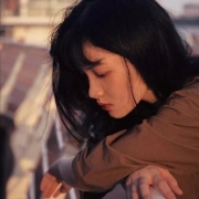 意境女生头像忧伤侧脸，