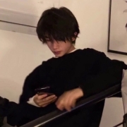 特别酷的头像男生，高级有质感的惊艳男头