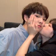 情侣头像暧昧，暧昧期专用的情头很亲密