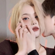 又撩又欲的情侣头像，撩人超甜情头一人一半