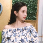 让人一眼就心动的女生头像，很有女人味的头像独特