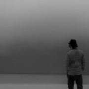 微信伤感背影黑白头像男生，微信头像简约干净