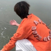 文艺简约微信头像男生，简约干净男头文艺范十足