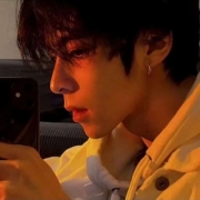 人物头像照片男，帅气的男生头像