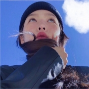 情侣头像高冷霸气，彼此陪伴一年又一年