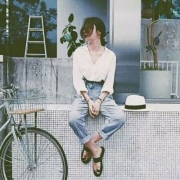 头像女生颓废堕落，孤独