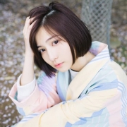 回忆伤感短发女生头像图