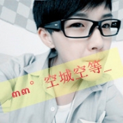 真人戴眼镜的斯文男生带字头像图片，超酷帅气文艺男头图片