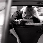 成熟黑白头像女高冷，女人黑白头像高冷魅惑